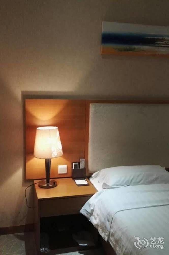 Shenzhen Huamao Aviatic Hotel Экстерьер фото